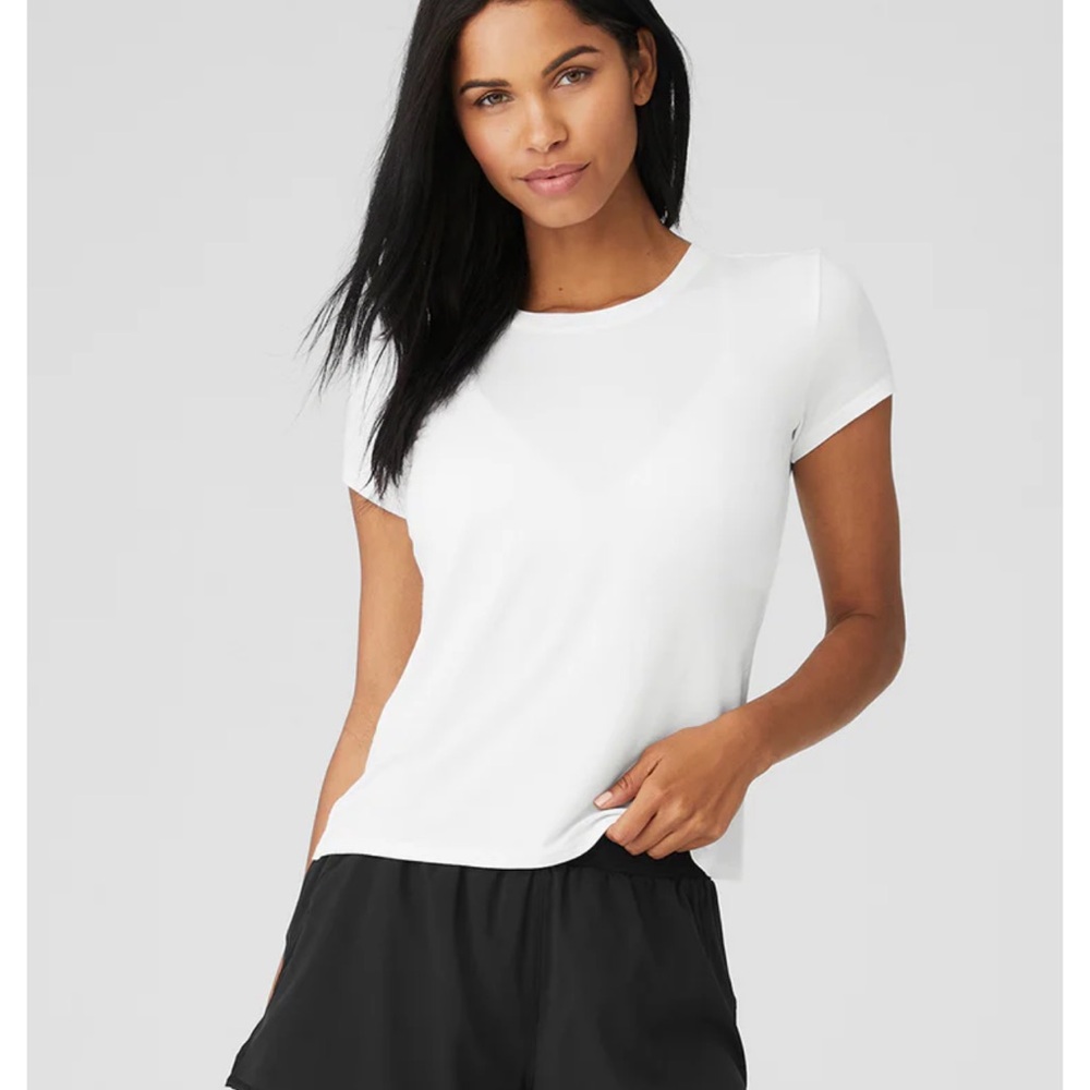 Alo brand new all day short sleeves size S